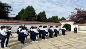 缅怀革命先烈  传承红色基因
